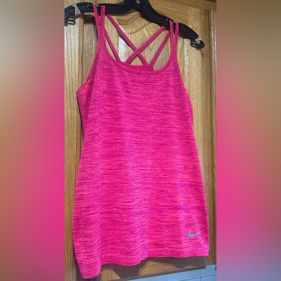 Nike Dri Fit Fuschia Pink Fitted Sleeveless Athletic Running Tank Top Small EUC - Picture 5 of 9